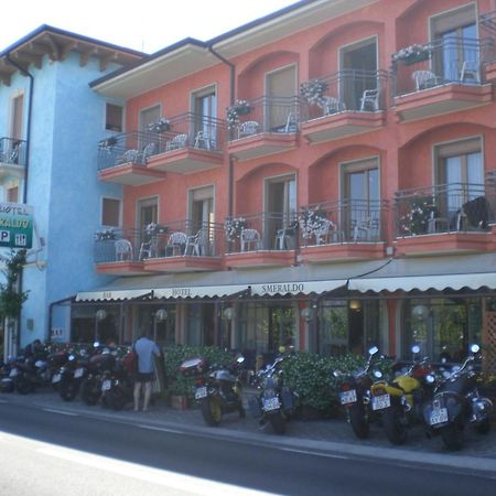 Hotel Smeraldo Brenzone sul Garda Bagian luar foto
