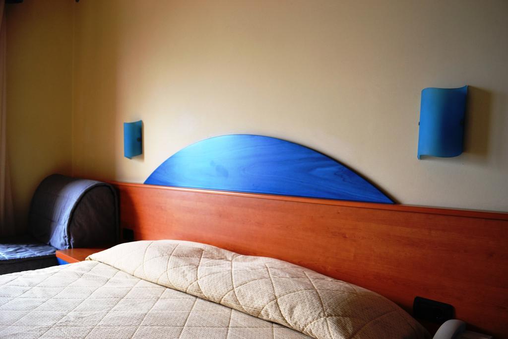 Hotel Smeraldo Brenzone sul Garda Bagian luar foto