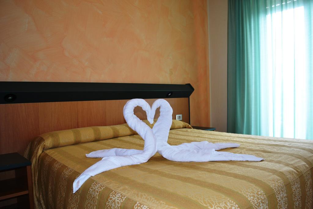 Hotel Smeraldo Brenzone sul Garda Bagian luar foto