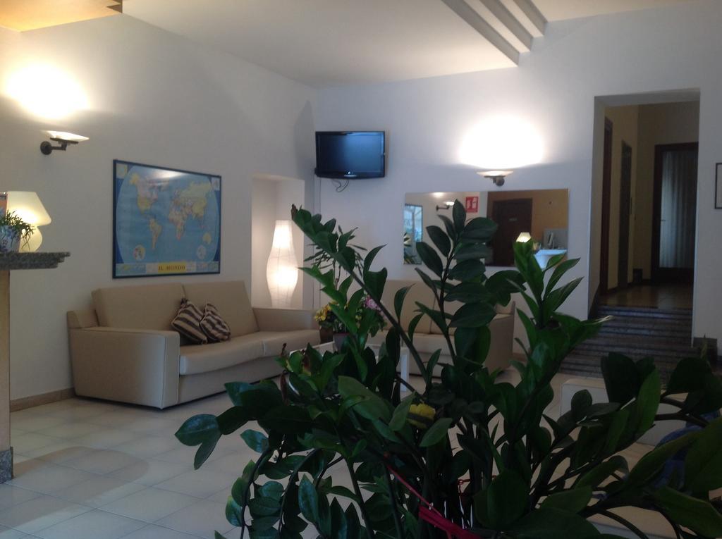 Hotel Smeraldo Brenzone sul Garda Bagian luar foto