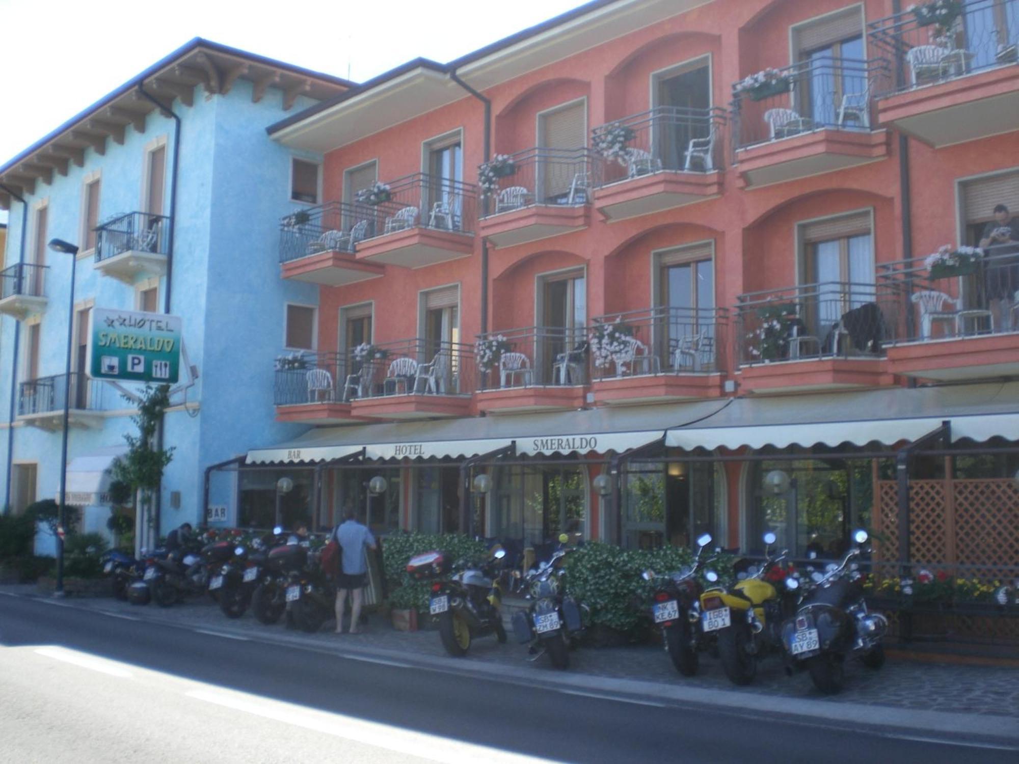 Hotel Smeraldo Brenzone sul Garda Bagian luar foto