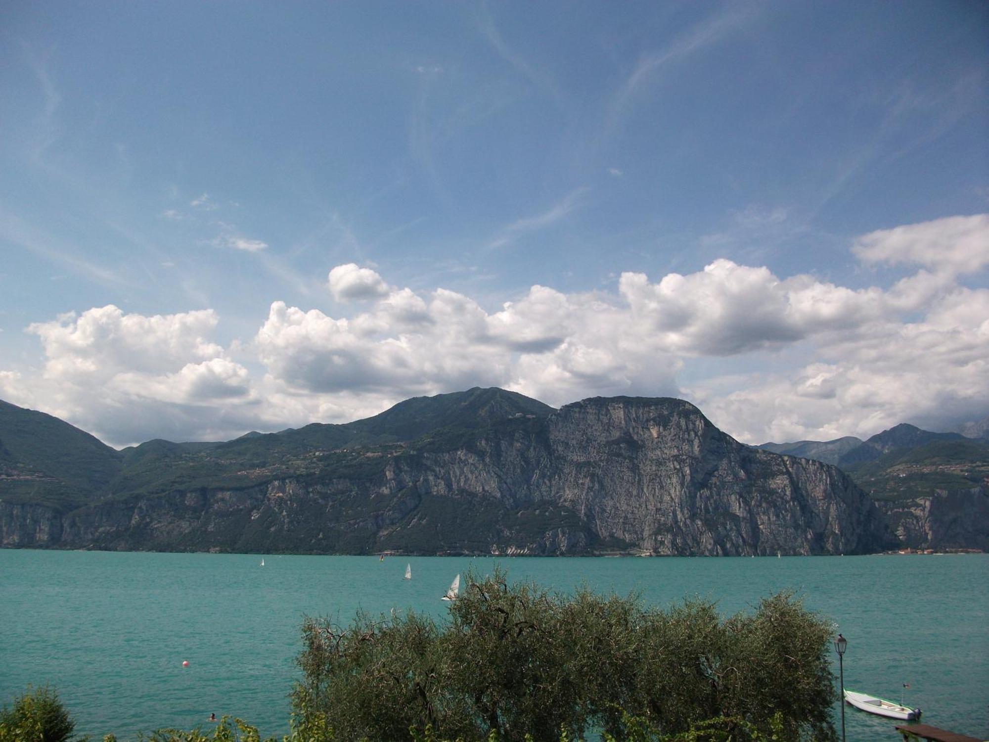 Hotel Smeraldo Brenzone sul Garda Bagian luar foto