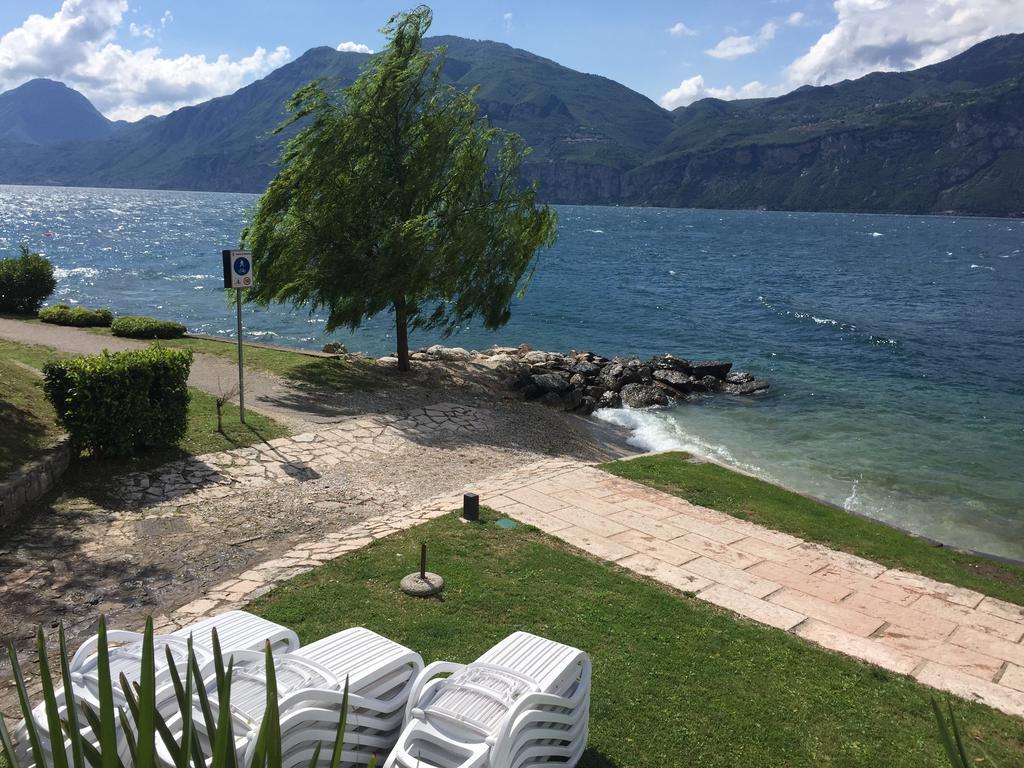 Hotel Smeraldo Brenzone sul Garda Bagian luar foto