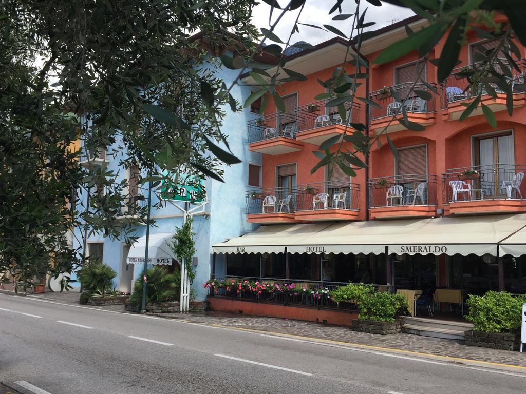 Hotel Smeraldo Brenzone sul Garda Bagian luar foto