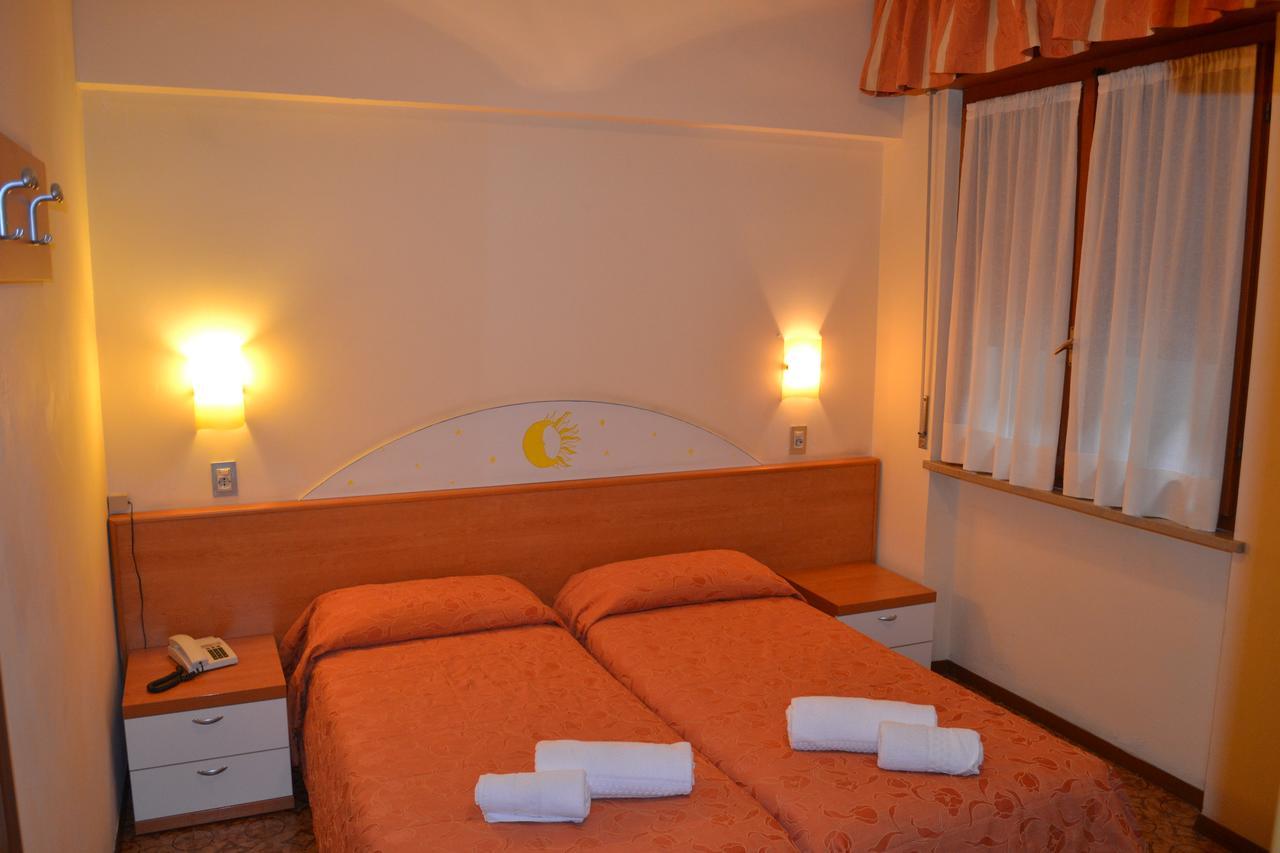 Hotel Smeraldo Brenzone sul Garda Bagian luar foto