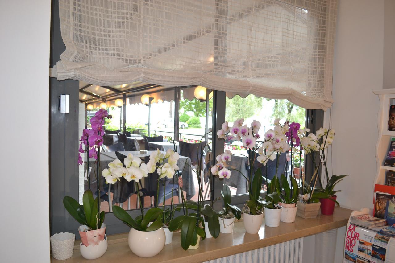 Hotel Smeraldo Brenzone sul Garda Bagian luar foto