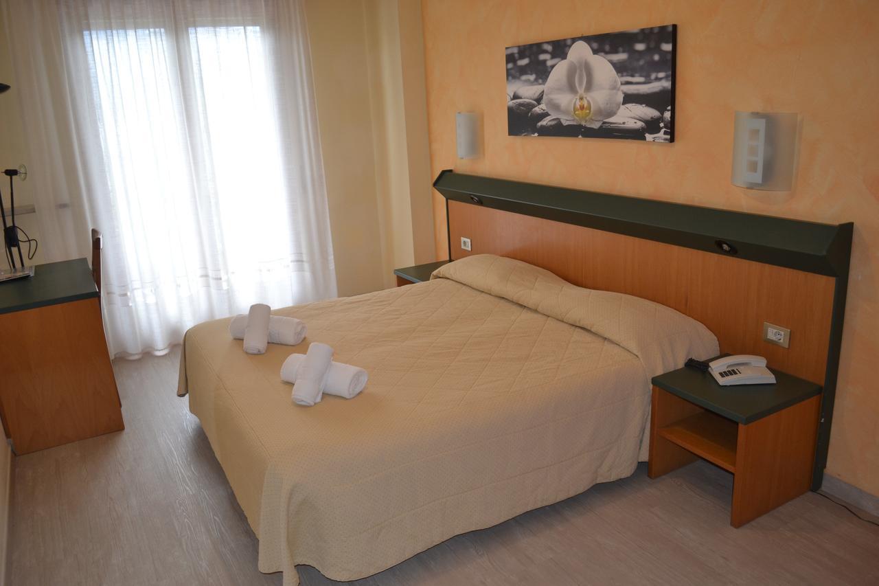 Hotel Smeraldo Brenzone sul Garda Bagian luar foto