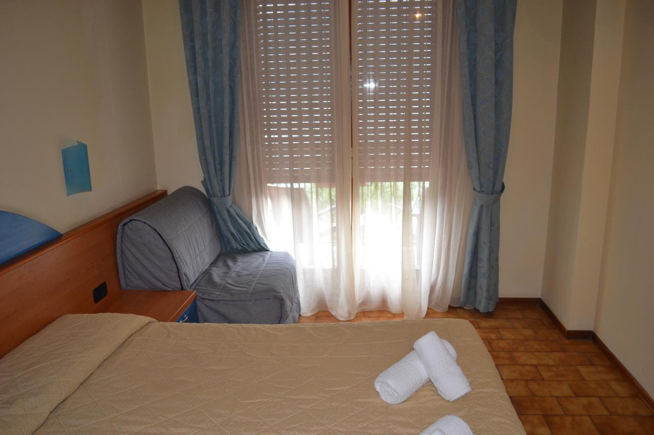 Hotel Smeraldo Brenzone sul Garda Bagian luar foto