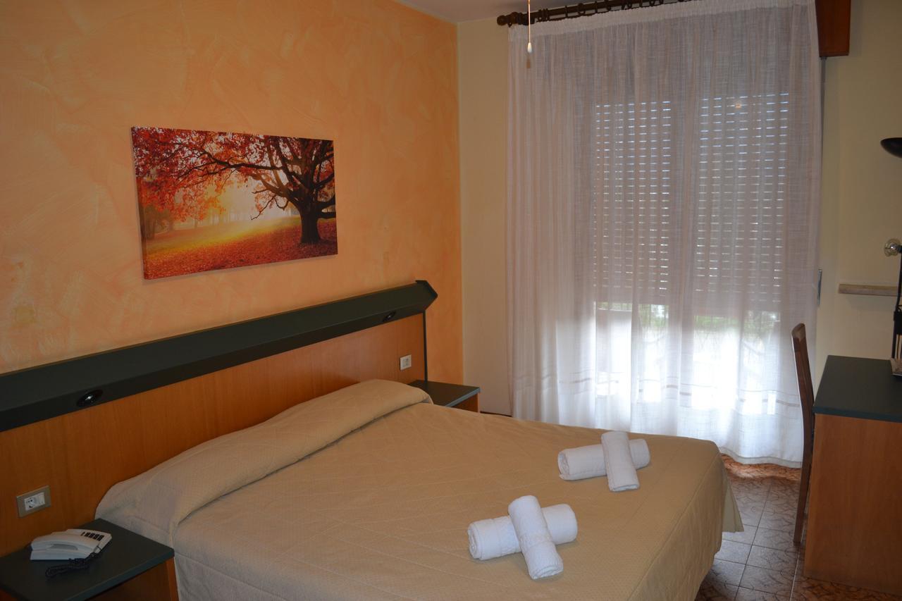 Hotel Smeraldo Brenzone sul Garda Bagian luar foto