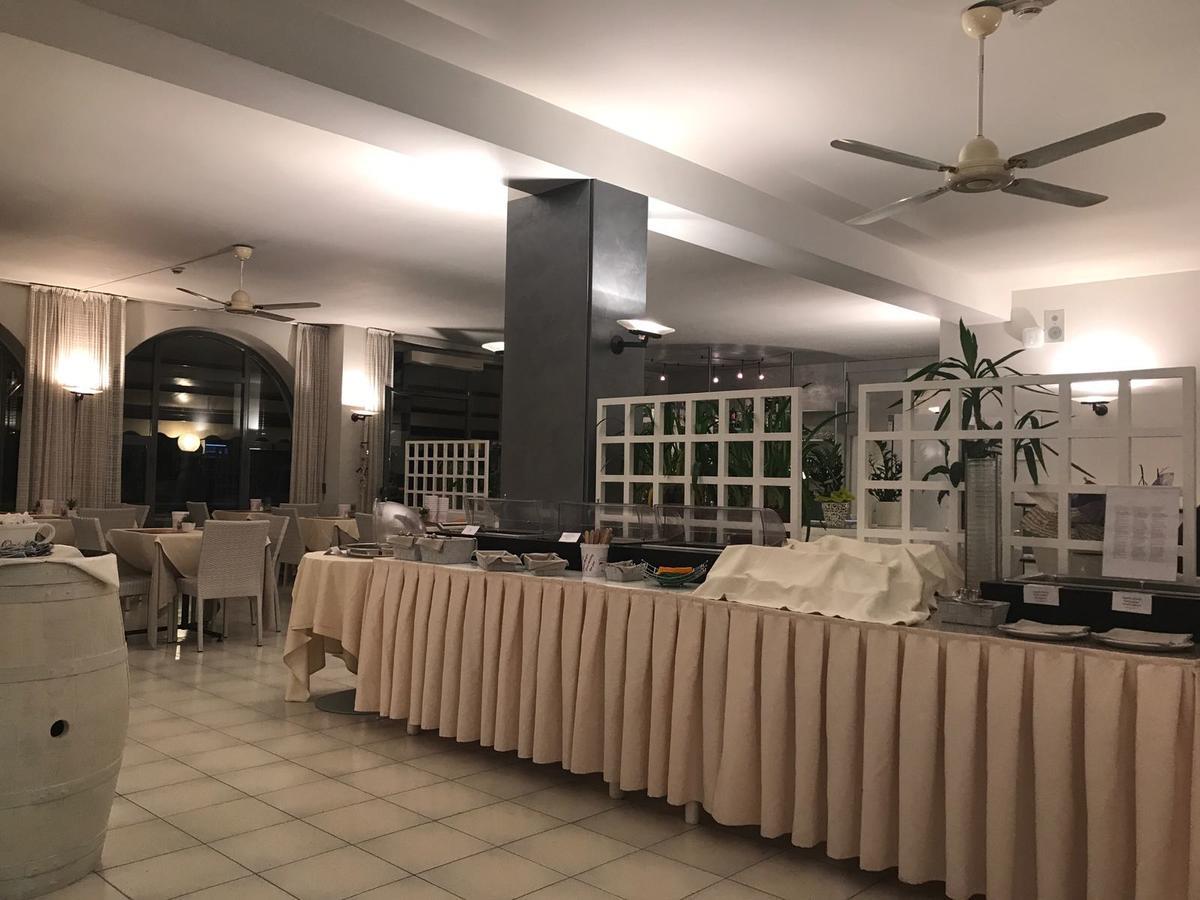 Hotel Smeraldo Brenzone sul Garda Bagian luar foto