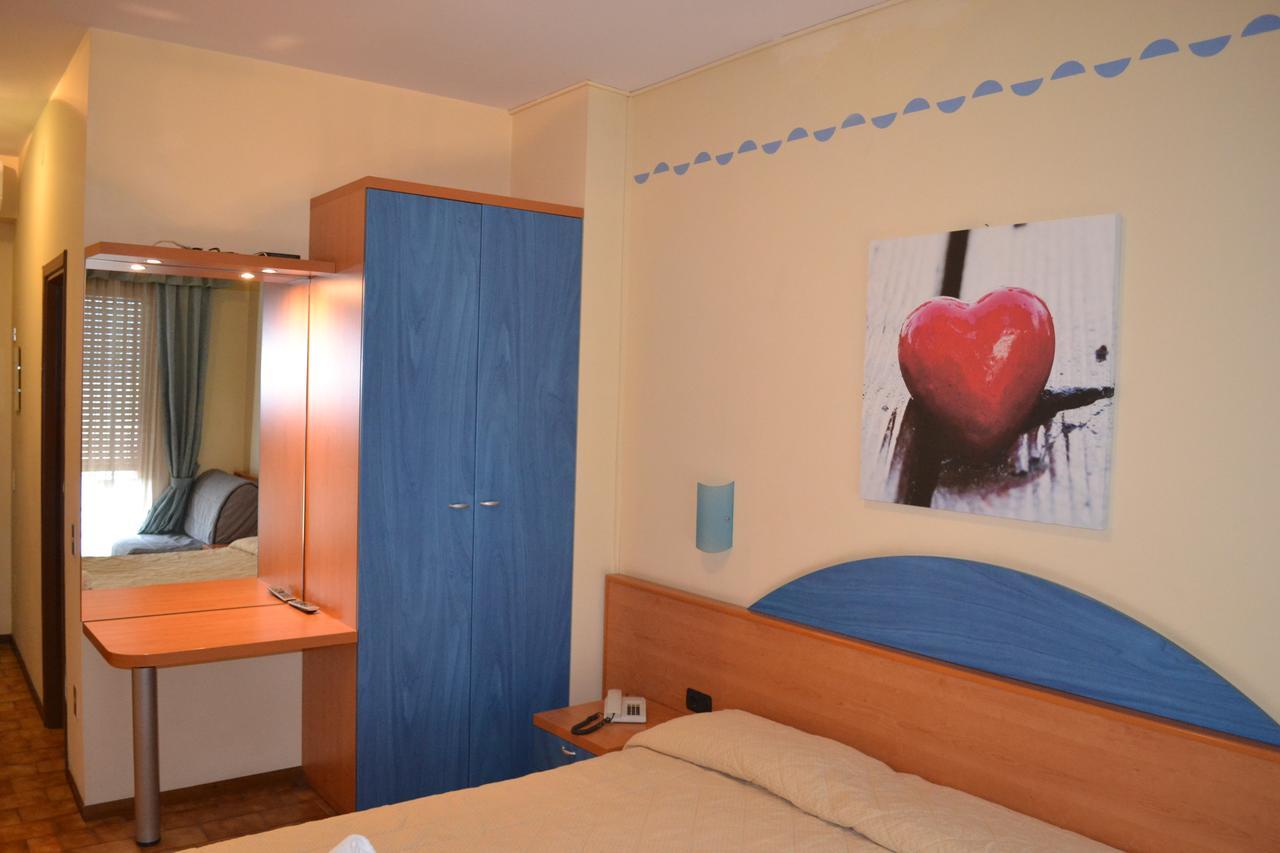 Hotel Smeraldo Brenzone sul Garda Bagian luar foto